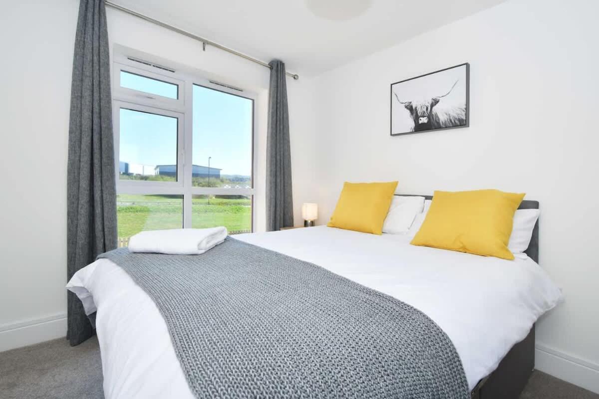 Regal House By True Stays - 3 Bedroom House In Stoke-On-Trent Exterior photo